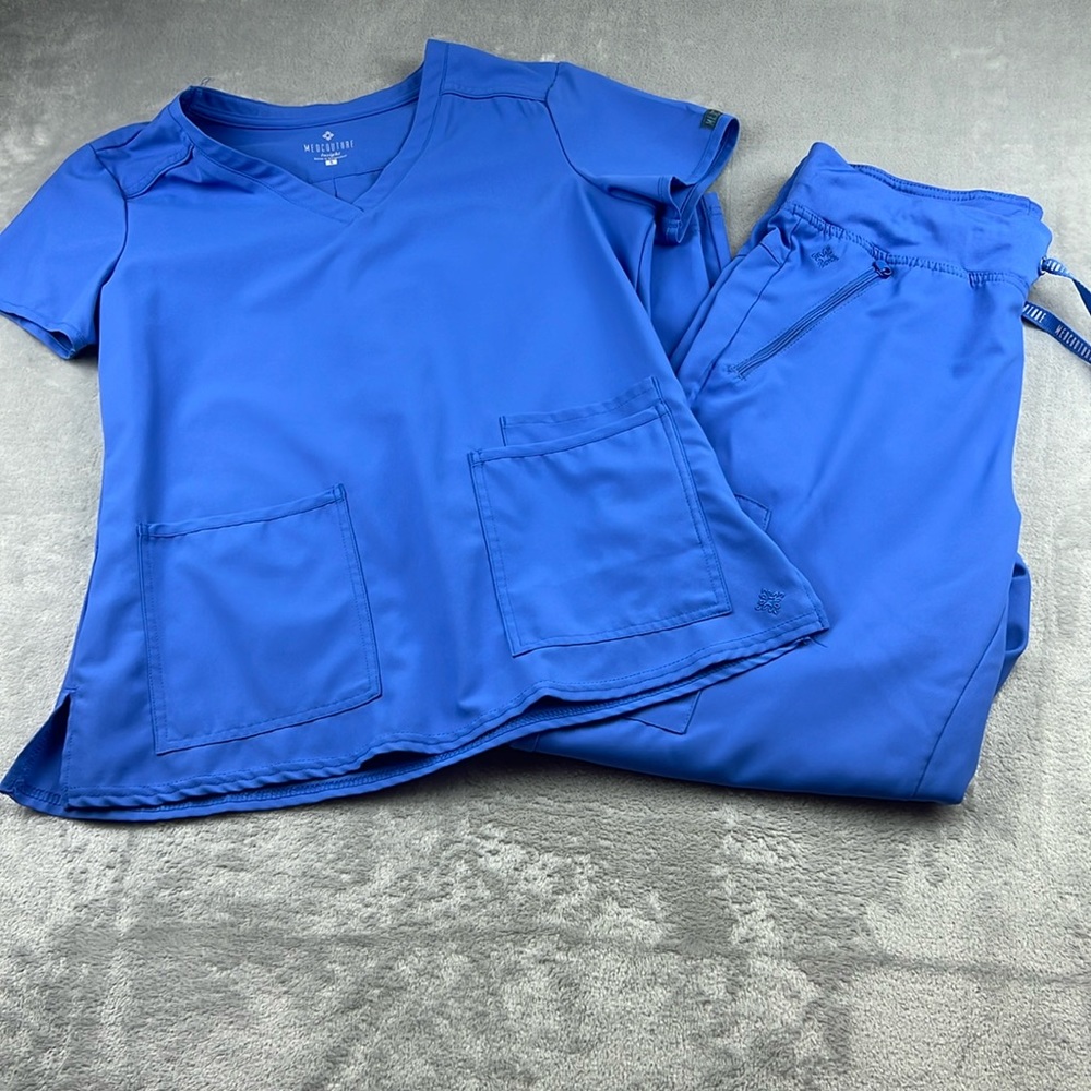 Medcouture scrub set